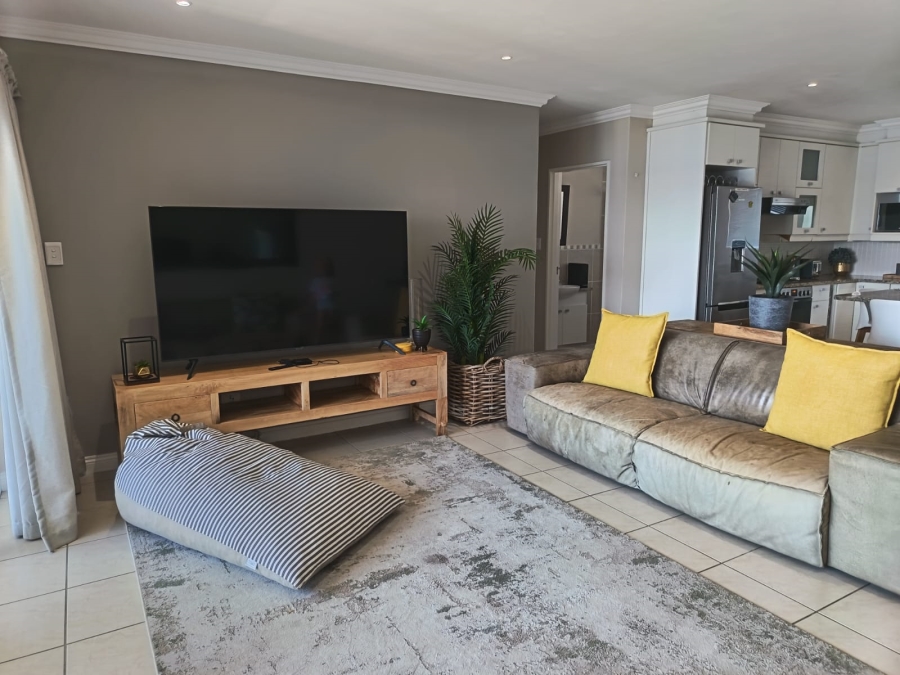 To Let 2 Bedroom Property for Rent in Marina Martinique Eastern Cape